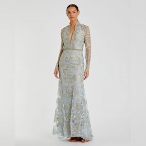 MAC DUGGAL
Long Sleeve Applique V-Neck Gown